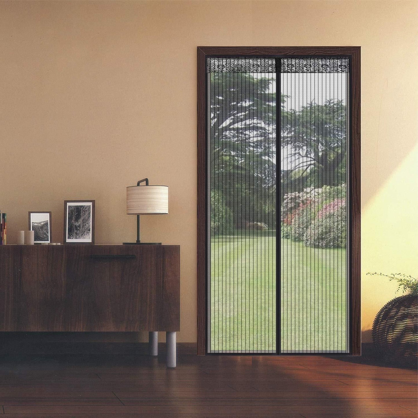 Magnetic Mesh Screen Door – Hands-Free Bug Protection